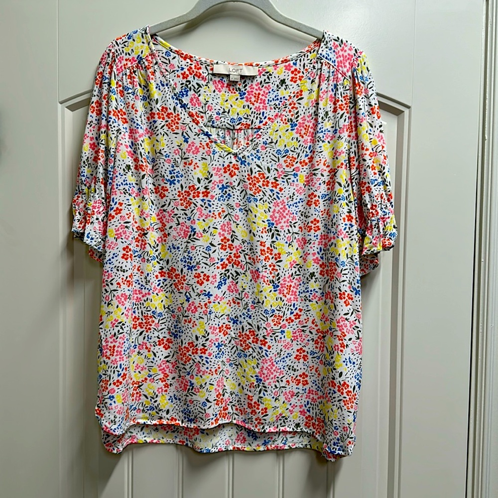 LOFT Short-sleeved, V-neck, Floral Blouse